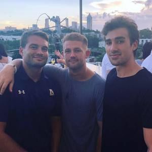 Meet your Posher, Max